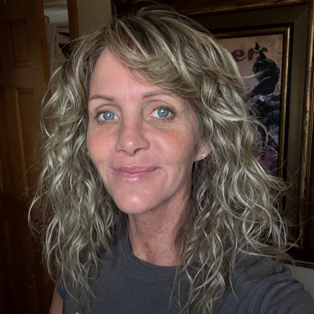 Meet your Posher, Angela